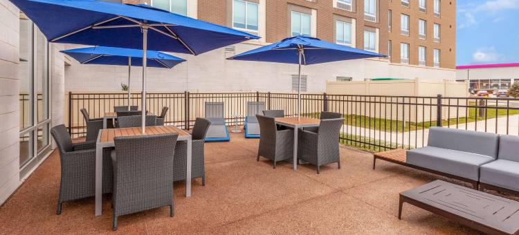 底特律布卢姆菲尔德山欢朋套房酒店(Hampton Inn and Suites by Hilton Bloomfield Hills Detroit)图片