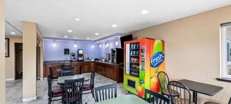 奥马哈康瑟尔布拉夫斯速8酒店(Super 8 by Wyndham Council Bluffs IA Omaha NE Area)图片