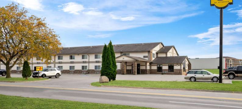 韦弗利速8酒店(Super 8 by Wyndham Waverly)图片