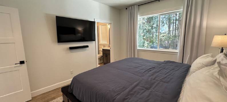 Custom-built Detroit Lake house -- walking distance to the lake and town!图片