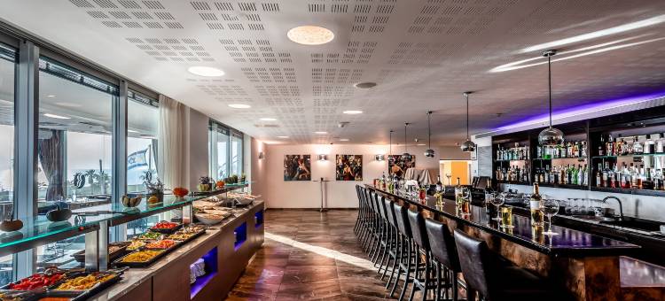 涅坦亚温德姆华美达套房酒店(Ramada Hotel & Suites by Wyndham Netanya)图片