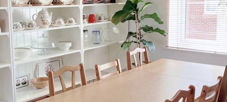 在比斯特的无瑕疵的两居室房子(Impeccable 2 Bedroom House in Bicester)图片