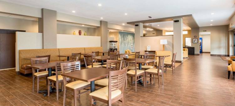 西德梅茵乔丹溪附近的舒眠套房酒店(Sleep Inn & Suites West des Moines Near Jordan Creek)图片