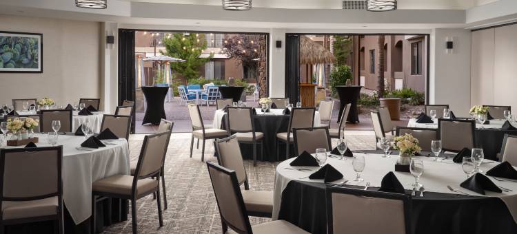 图森帕洛马村希尔顿安泊套房酒店(Embassy Suites by Hilton Tucson Paloma Village)图片