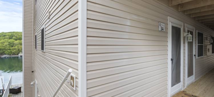 Spacious Deck and Breathtaking Views - Stunning Serene Retreat图片