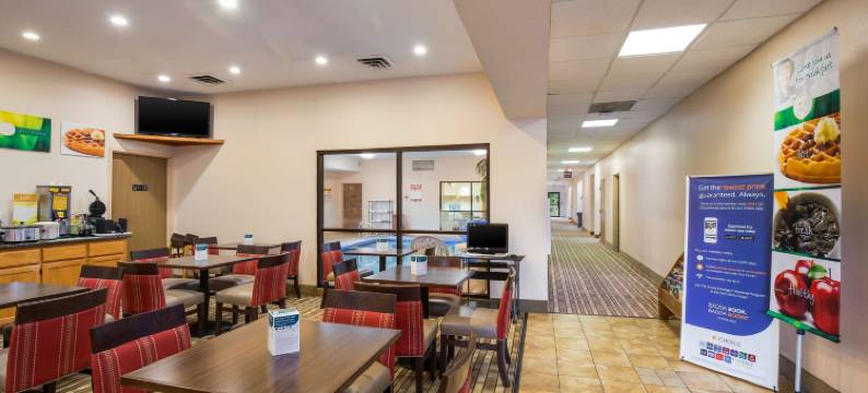I-70凯艺酒店-近堪萨斯赛道(Quality Inn I-70 Near Kansas Speedway)图片