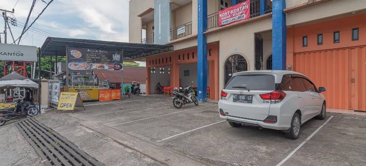 红多兹伊斯兰酒店-近巴图安帕巴士站2号(RedDoorz Syariah Near Terminal Batu Ampar 2)图片