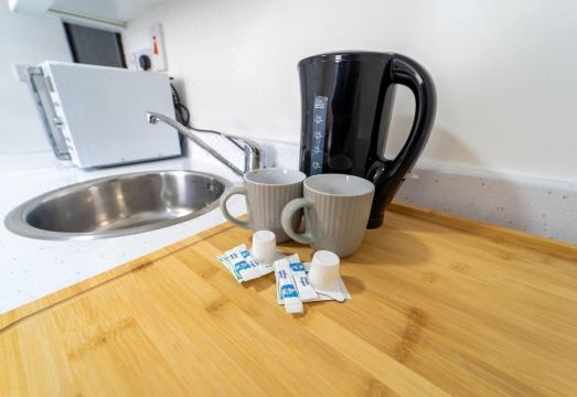 Ground Floor Cosy Studio! Hotel Overview