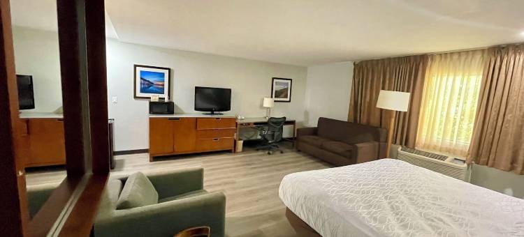 港口旁的旅馆和套房(Portside Inn & Suites)图片