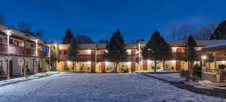 普埃布罗旅舍(El Pueblo Lodge)图片