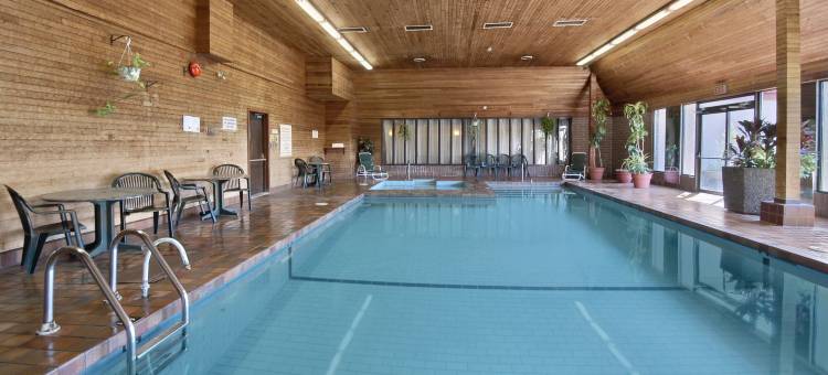 基洛纳华美达酒店及会议中心(Ramada by Wyndham Kelowna Hotel & Conference Center)图片