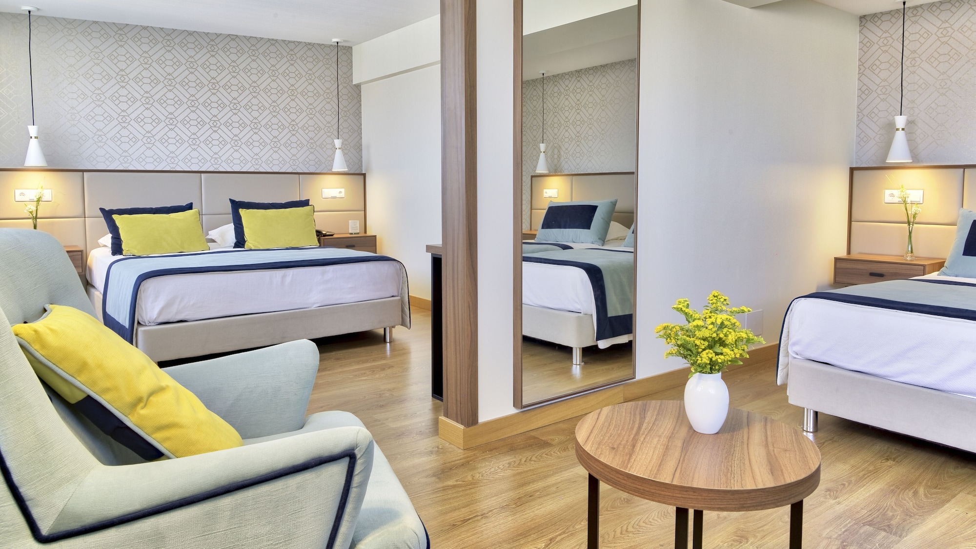 Hotel Cinquentenario & Conference Center Over view