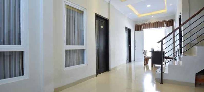 红多兹酒店近阿伦阿伦芝拉扎(RedDoorz near Alun Alun Cilacap)图片