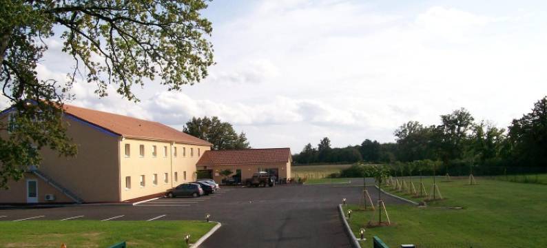 斯涛特尔拉祖酒店(Hôtel Azur Saint Junien Cit'Hotel)图片