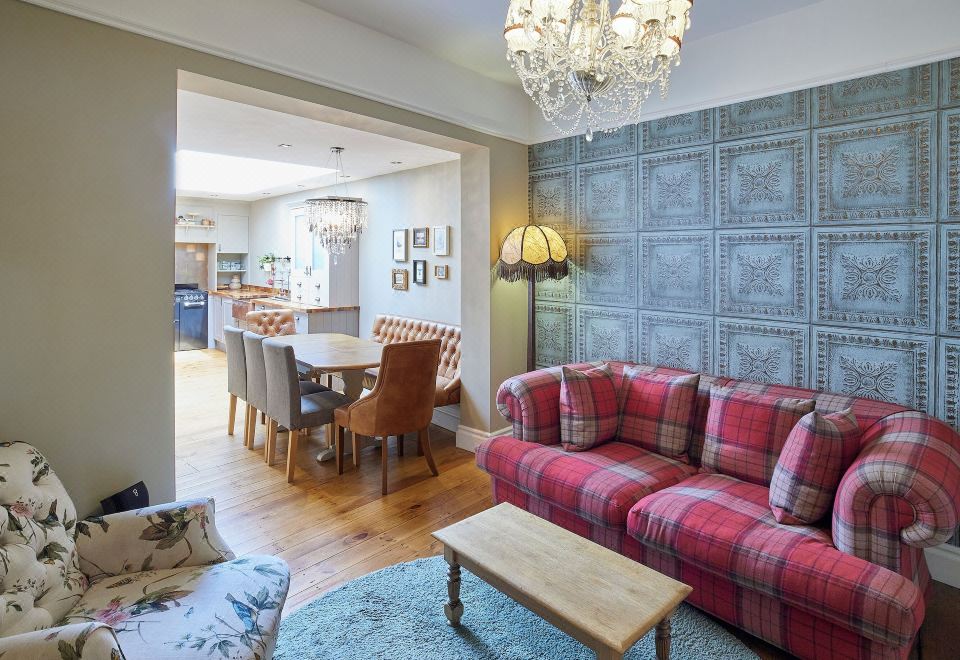 Isla House Hotel Overview