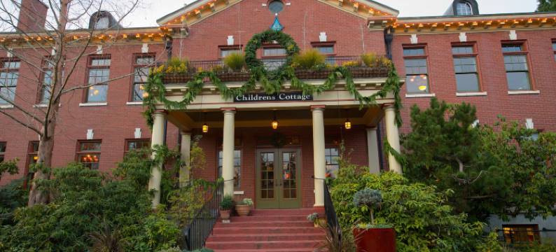 麦克梅纳敏山林小屋(McMenamins Grand Lodge)图片