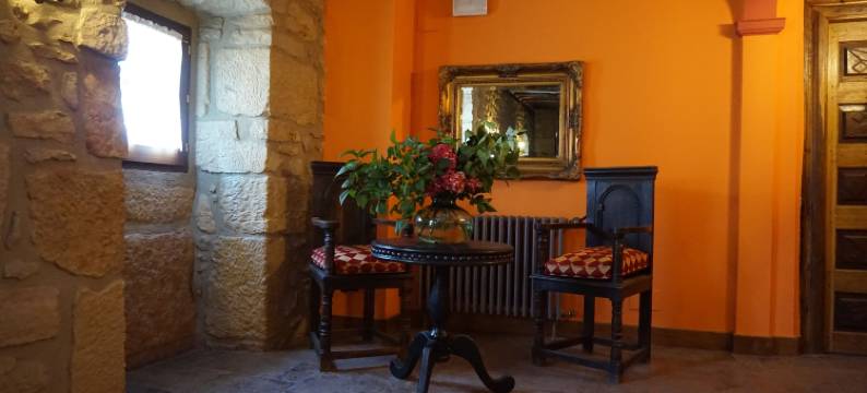 阿干宗广场酒店(Arganzón Plaza)图片