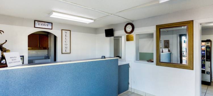 OYO彭萨科拉I-10 & 29号高速公路酒店(OYO Hotel Pensacola I-10 & Hwy 29)图片