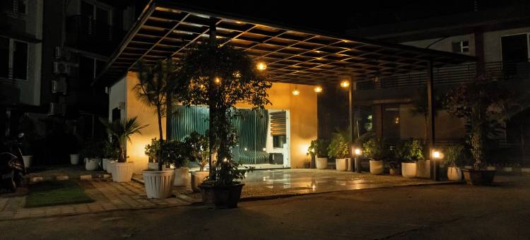 恒河旁的埃瓦拉(Evaara By The Ganges)图片