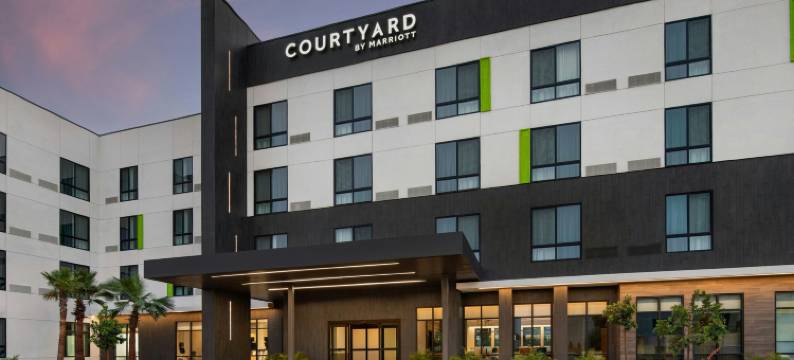 圣贝纳迪诺洛马琳达万怡酒店(Courtyard San Bernardino Loma Linda)图片