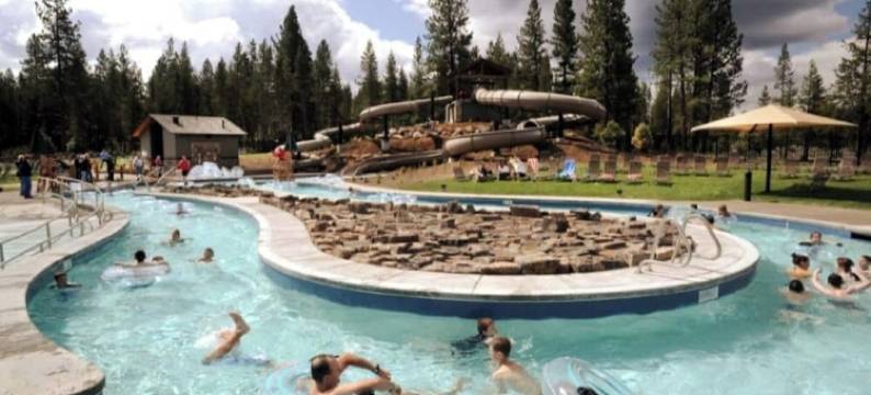 NEW LISTING! UPDATED 3 SUITES & AC! HOT-TUB, SHARC, FORT ROCK, BIKES, DOG OK.图片