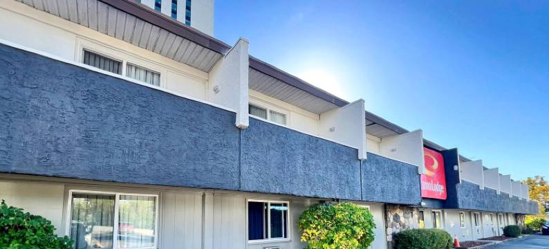 伊克诺旅馆村(Econo Lodge Motel Village)图片