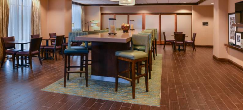 奥马哈市中心阿克萨本区欢朋酒店(Hampton Inn Omaha/Midtown (Aksarben Area))图片