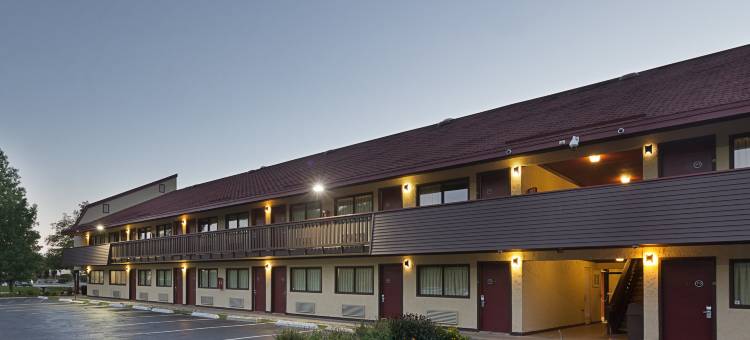 兰辛西红顶酒店-MSU(Red Roof Inn Lansing West - MSU)图片