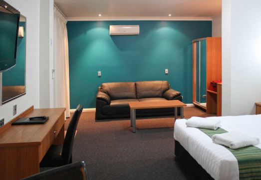 Ibis Styles Broken Hill Hotel Overview