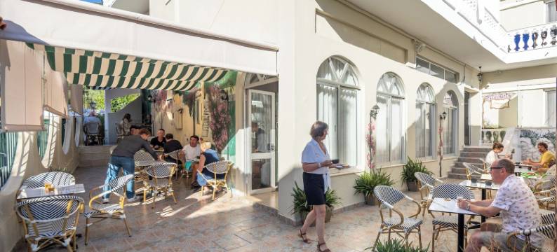 贝拉维斯塔海滩酒店(Bella Vista Beach Hotel)图片