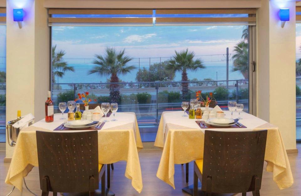 Tropical HotelOver view