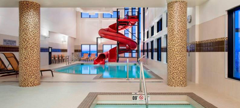 卡尔加里南万怡酒店(Courtyard Calgary South)图片