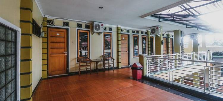 茂物红多兹Plus Neo Asri Megamendung彭查克酒店(RedDoorz Plus at Neo Asri Hotel Megamendung Puncak Bogor)图片