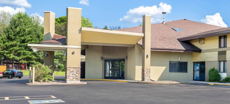 品质酒店及套房(Quality Inn & Suites Black River Falls I-94)图片