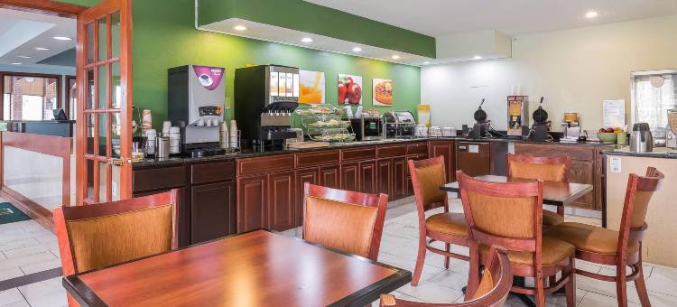 锡卡莫尔-迪卡尔布凯艺酒店(Quality Inn Sycamore - DeKalb)图片