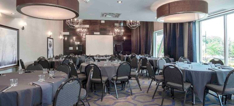 桑德曼签名坎卢普斯酒店(Sandman Signature Kamloops Hotel)图片