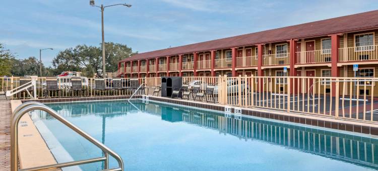 主门中心伊克诺套房旅馆(Econo Lodge Inn & Suites Maingate Central)图片