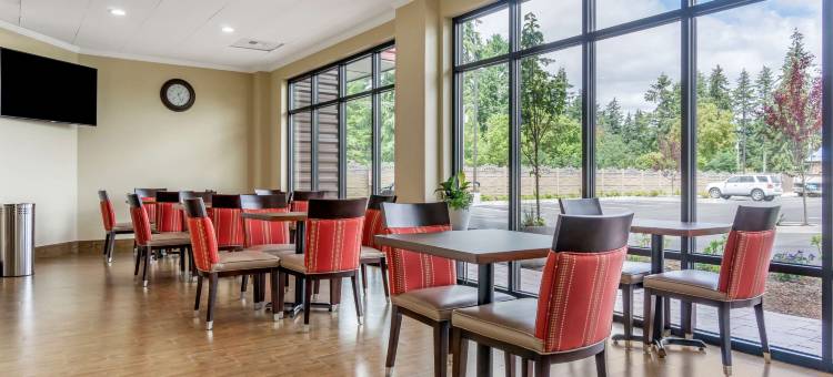 莱克伍德JBLM舒适套房酒店(Comfort Inn & Suites Lakewood by Jblm)图片