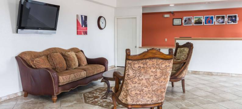 德克萨斯阿瓦拉多 6 号汽车旅馆(Motel 6 Alvarado, TX)图片