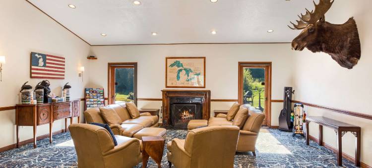 佩托斯基-哈伯斯普林斯凯艺酒店(Quality Inn Petoskey-Harbor Springs)图片