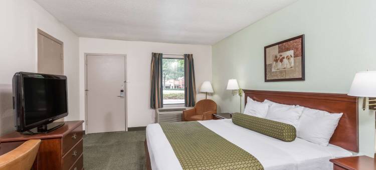 罗利格伦伍德-克拉布特里戴斯酒店(Days Inn by Wyndham Raleigh Glenwood-Crabtree)图片