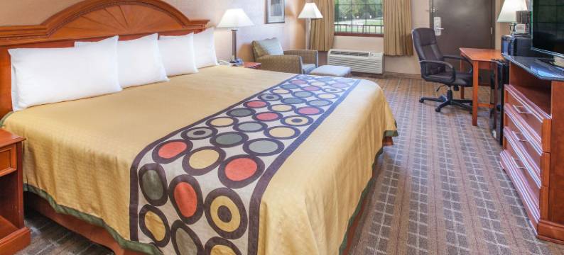 柯林顿温德姆速 8 酒店(Super 8 by Wyndham Clinton)图片