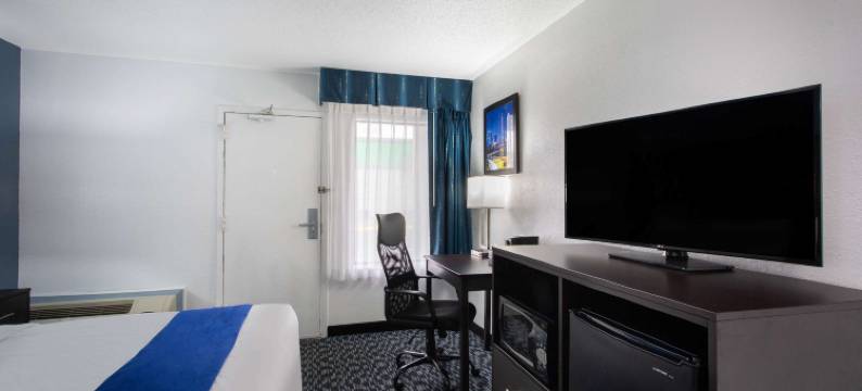 夏洛特大学温德姆呗盟酒店(Baymont by Wyndham Charlotte University)图片