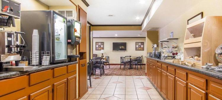 罗德威旅馆及套房麦迪逊东(Rodeway Inn & Suites Madison East)图片