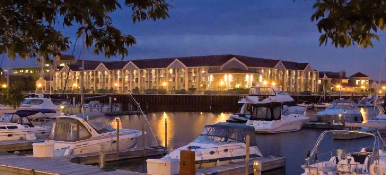 拉辛海港路希尔顿逸林酒店(DoubleTree by Hilton Racine Harbourwalk)图片