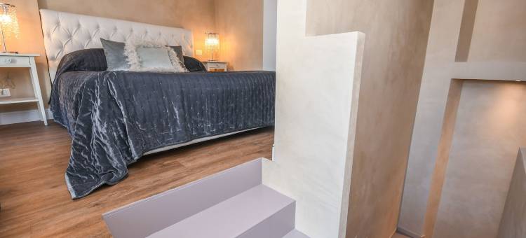 西尔苗内奢华套房酒店(Luxury Suite Sirmione)图片