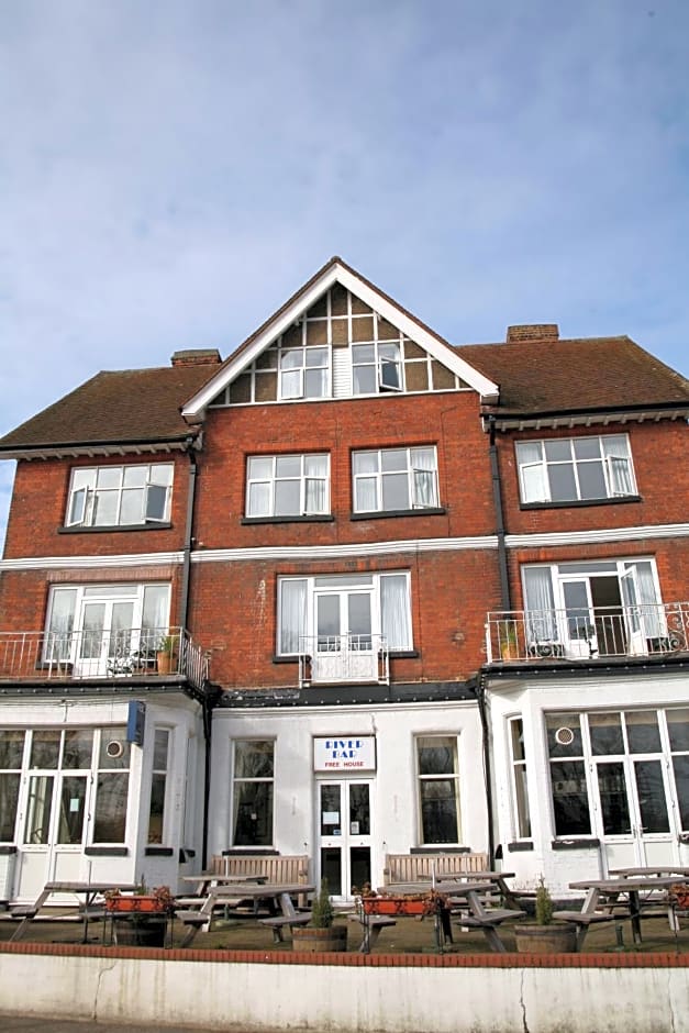 Uno Hotel Thames Over view