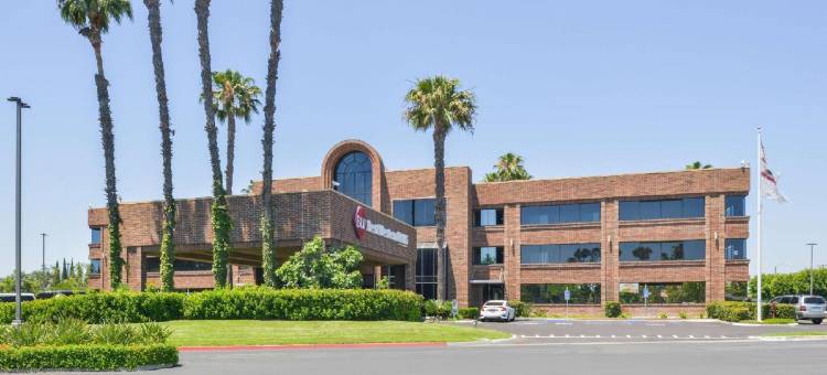 阿纳海姆橙市子午线贝斯特韦斯特优质酒店(Best Western Plus Meridian Inn & Suites, Anaheim-Orange)图片