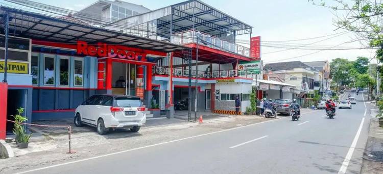 红多兹酒店-近巴图阿伦阿伦(RedDoorz Near Alun Alun Batu)图片