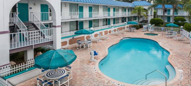 里奇港戴斯酒店(Days Inn & Suites by Wyndham Port Richey)图片